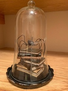 lot 150 image: Decorative Halloween Water Globes