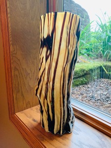 lot 171 image: Decorative Art Glass Vase