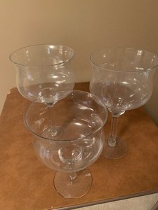 lot 173 image: Three Large Decorative Glass Items