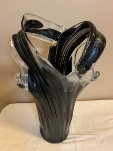 lot 170 image: Murano Art Glass Vase