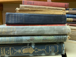 lot 212 image: AntiqueVintage Book Lot