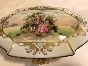 lot 235 image: Variety of AntiqueVintage Glassware Items