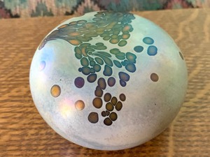 lot 21 image: Signed Art Glass Paperweight