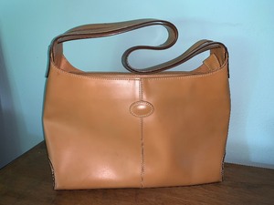 lot 61 image: Vera Pelle Handbag