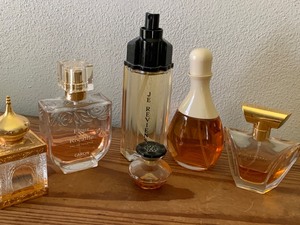 lot 63 image: Lot of Ladies Perfume