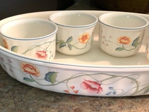 lot 76 image: Villeroy and Boch Dishes