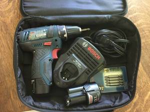 lot 102 image: Bosch Cordless Drill and Drill Bit Set