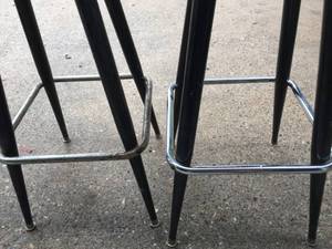 lot 125 image: Retro Bar Stools