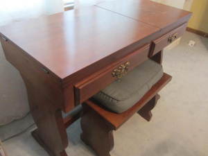 Singer Sew Machine & Bench