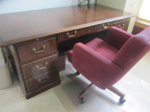 Executive Desk & Chair