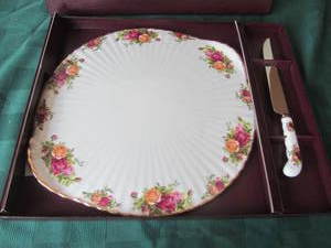 Royal Albert Cake & Knife Set