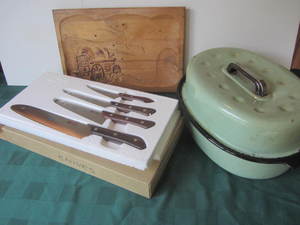Vintage Roaster. Cutting Board