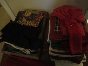 Kitchen Towels & Hot Pads
