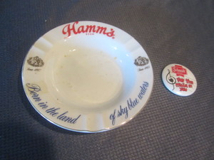 Hamms Ashtray, Button