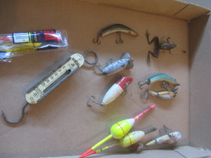Lures, Bobbers, Scale