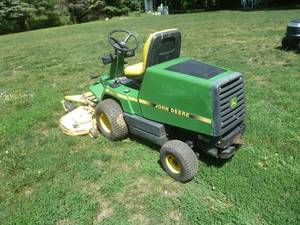 lot 2 image: John Deere F-725 Lawn Mower