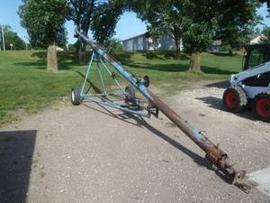 lot 3 image: Allied Grain Auger