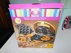 2-in-1 Soft Pretzel and Nugget Maker