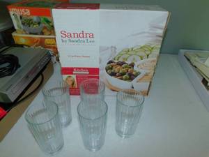 Sandra Vegetable Tray and 5 Glasses