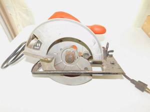 Black & Decker Saw