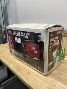 lot 27 image: LINCOLN ELECTRIC 88 Amp Weld Pack HD Flux-Core Wire Feed Welder for Welding up to 18 in. Mild Steel, 115-Volt