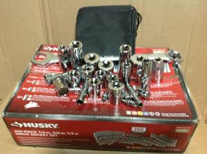 Husky 14 in., 38 in. and 12 in. Drive Socket Set (200-Piece) in good condition