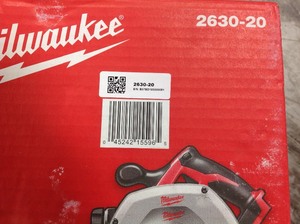 Milwaukee M18 18-Volt Lithium-Ion Cordless 6-12 in. Circular Saw (Tool-Only) in like new condition