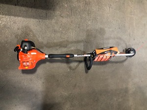 ECHO 21.2 cc Gas 2-Stroke Cycle Curved Shaft Trimmer In good condition see pics