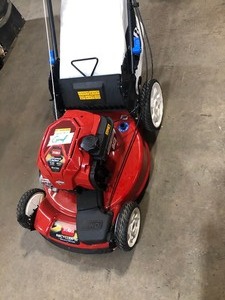 Toro Recycler 22 in. SmartStow High Wheel Variable Speed Walk Behind Gas Self Propelled Mower In good condition see pics 