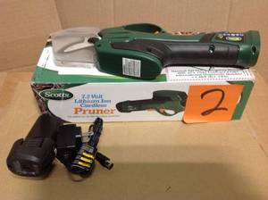 lot 2 image: Scotts 7.2-Volt Electric Cordless Pruner - 2 Ah Battery and Charger Included in good condition