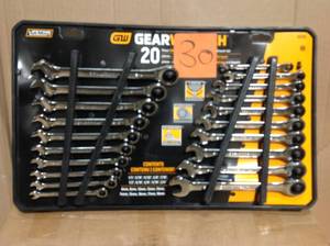 lot 30 image: GEARWRENCH SAEMetric Combination Ratcheting Wrench Set (20-Piece) in good condition