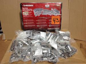 lot 43 image: Husky 14 in., 38 in. and 12 in. Drive Socket Set (200-Piece) in good condition