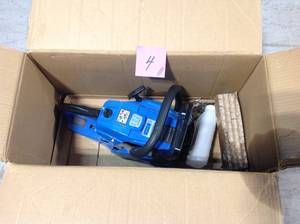 22 in. 57cc Gas Chainsaw in good condition