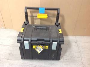 lot 15 image: ToughSystem DS450 22 in. 17 Gal. Mobile Tool Box in good conditions