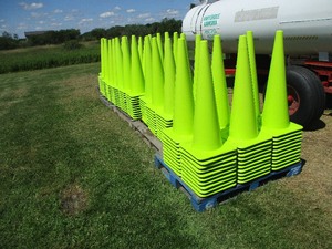 NEW 10 - 3 FT. TALL TRAFFIC CONES
