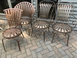 lot 17 image: Metal Gold Painted OrnateDecorative Chairs