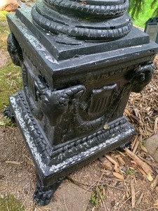 lot 11 image: Large Outdoor Post Light