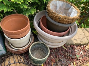 lot 33 image: Lot of Planters and more