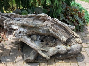 lot 37 image: Outdoor Decorative FountainWater Feature