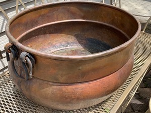 lot 39 image: Large Copper Pot with Handles