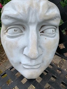 lot 70 image: Face Wall Hanging Decor
