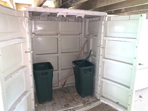 lot 77 image: Plastic Suncast Storage Cabinet