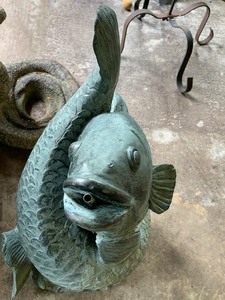 lot 116 image: Metal Fish Fountain