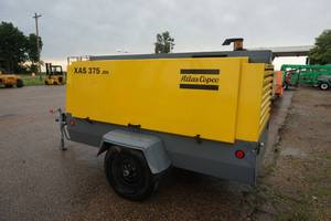 Late Model Atlas Copca Model XAS375 JD6 Tow Behind Air Compressor