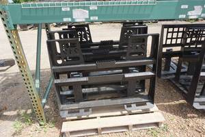 Brand New Universal Mount Skid Loader Skid Steer 212 Equipment Walk Through Pallet Fork Attachment