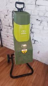 lot 73 image: Sun Joe 14 Amp woodchipper. CJ601E