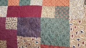 lot 28 image: Luxury Quilt - Road to Fall Season - 2014