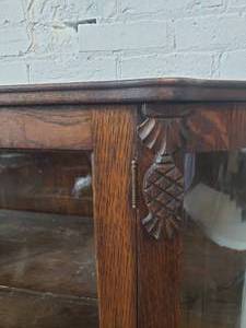 lot 3 image: Bow Front Curio Cabinet