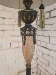 lot 39 image: Chic Marble Floor Lamp