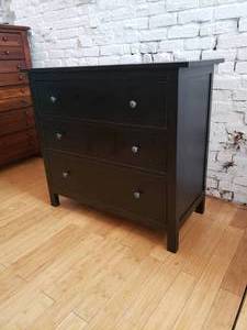 lot 67 image: Black Three Drawer Dresser